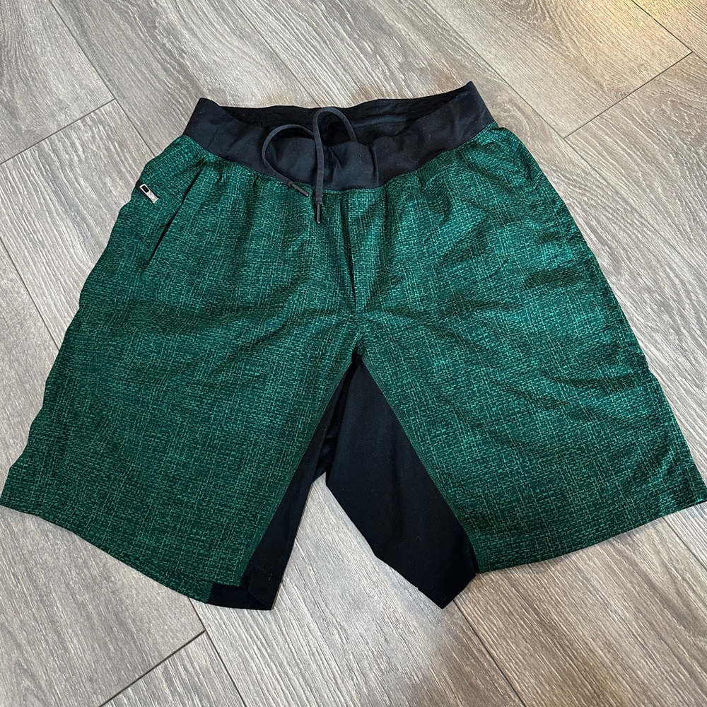 Lululemon Men’s Athletic Shorts 9” Size M